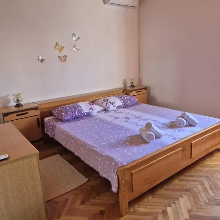 بيت للعطل Ino *