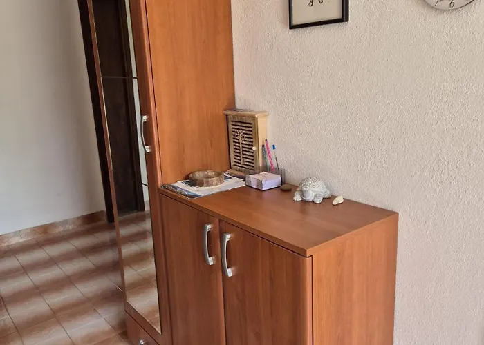 Nyaraló Ino Škrip